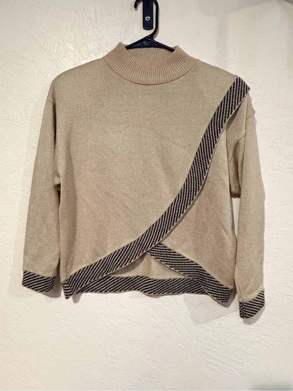 Ami -Beige Women's Knit Sweater with Contrast Trim